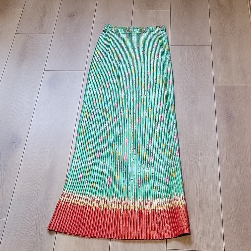 Long Pleated Skirt XS
